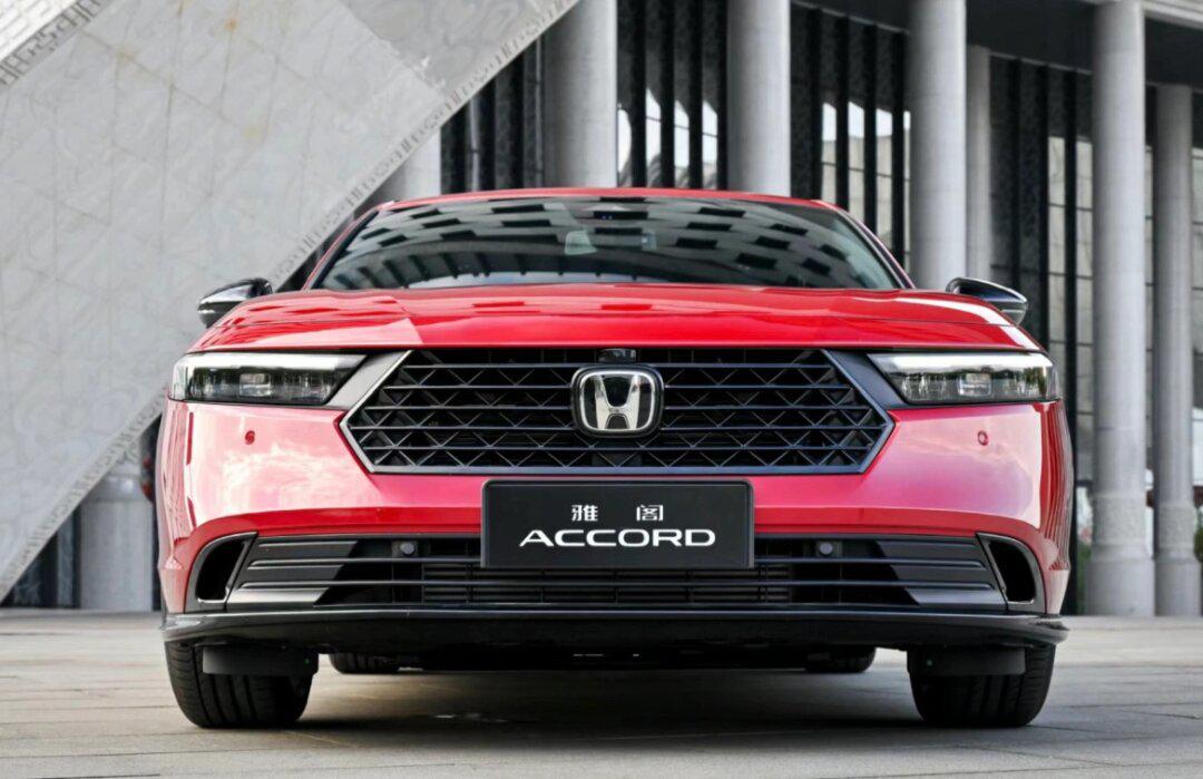 7815红色全新一代雅阁来啦!