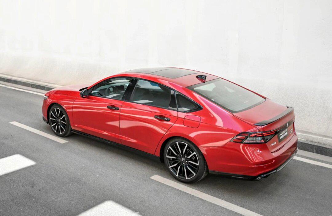 7815红色全新一代雅阁来啦!