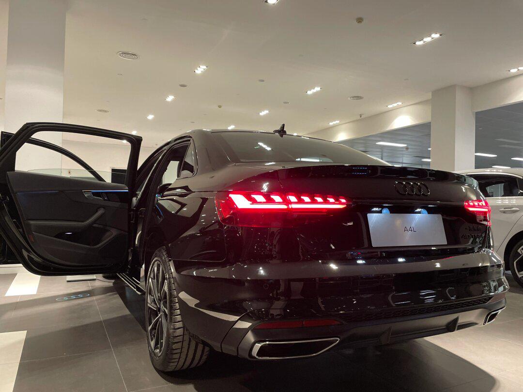 台州奥迪黑武士现货24万a4l豪华,首付5万