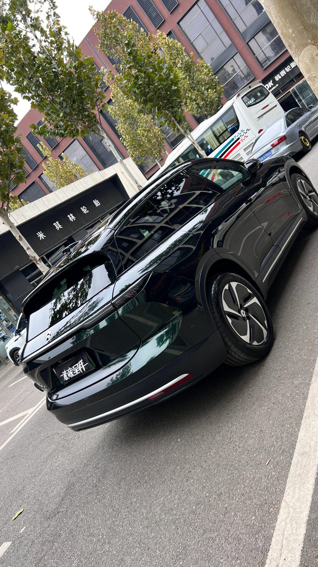 蔚来es6汽车车身改色贴膜全车膜祖母石绿