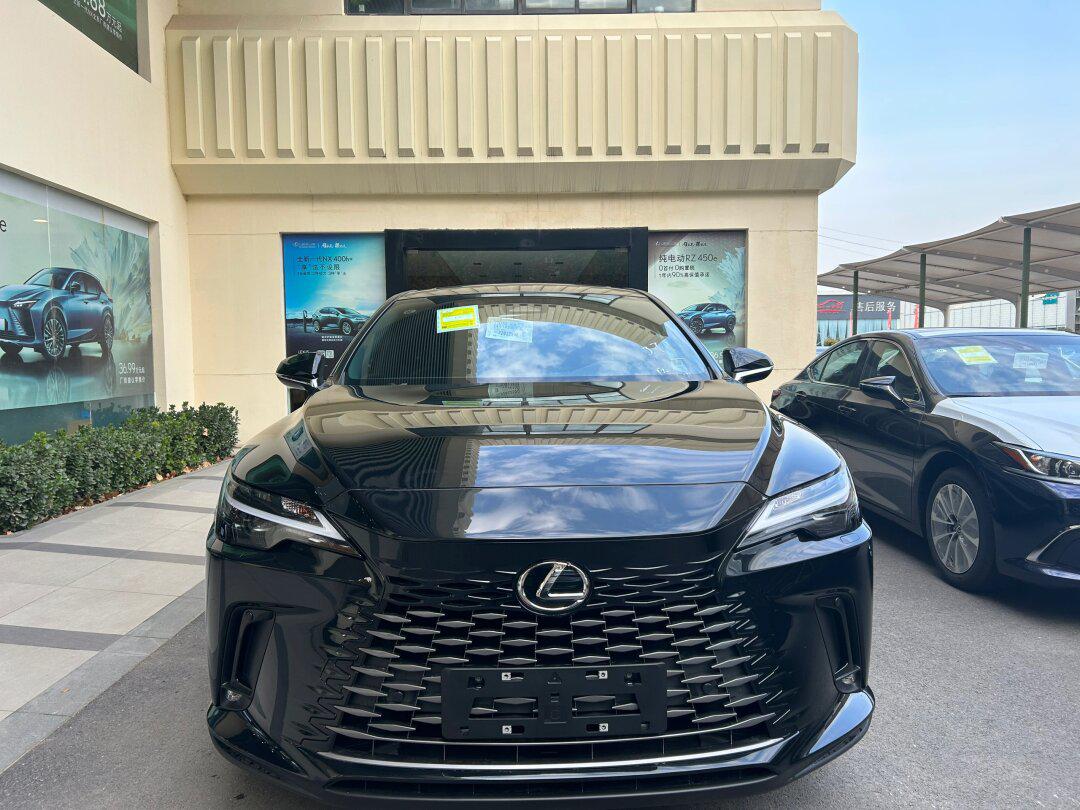 雷克萨斯rx350h黑色混合动力车型
