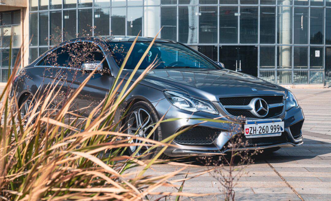 流动的金属,经典两门奔驰