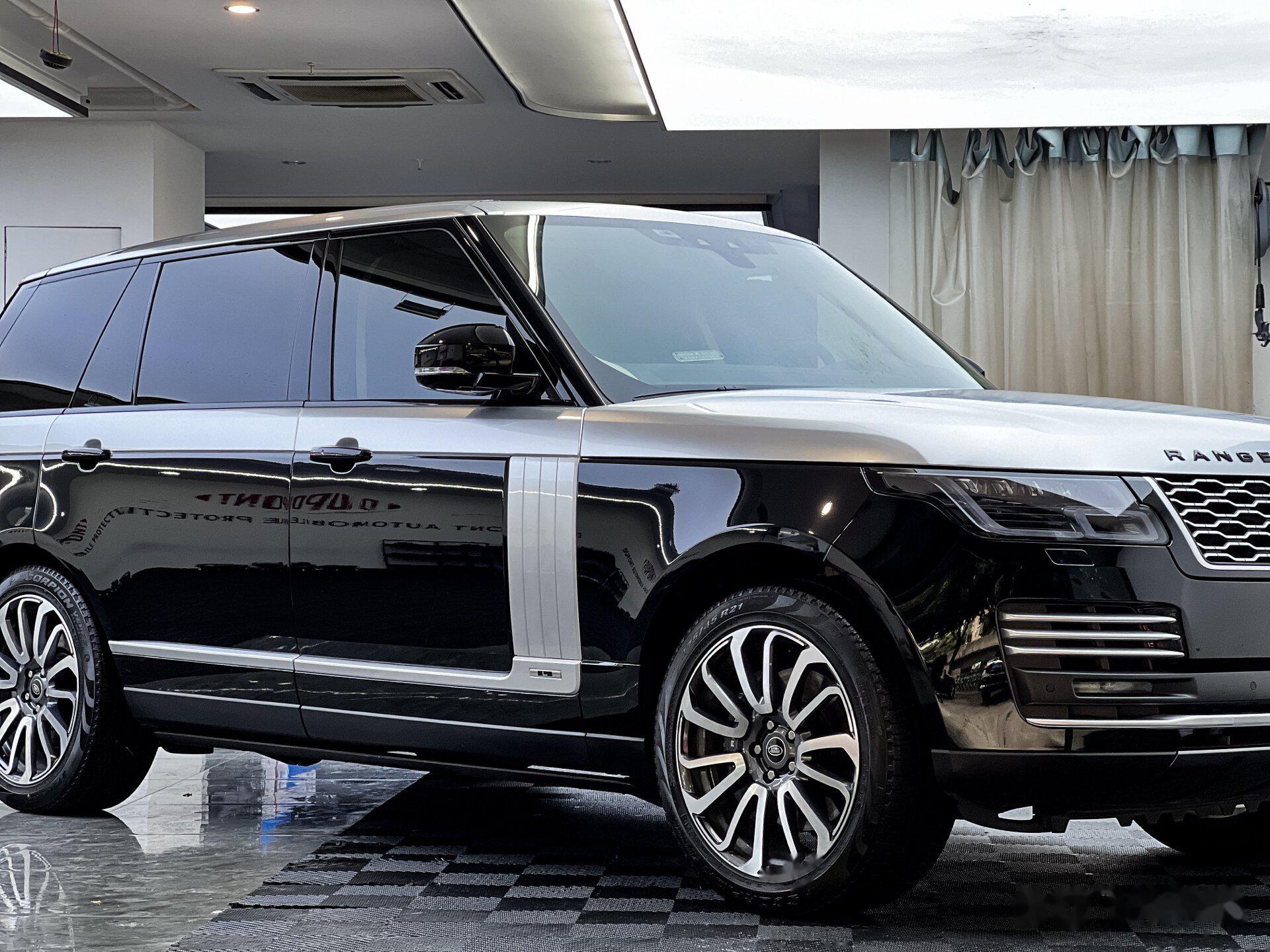 路虎揽胜双拼改色 🚗:路虎揽胜 🎨:黑色拼银色 吃得苦中苦,方能开