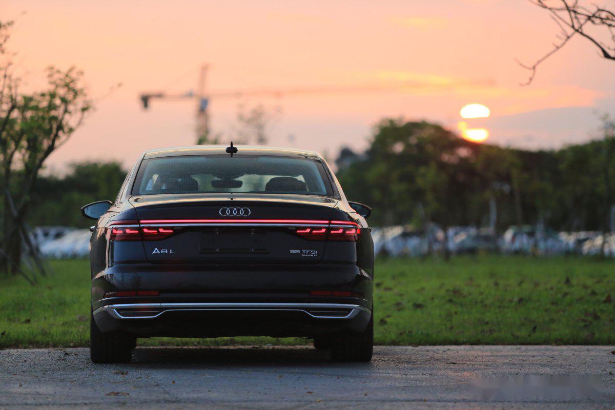 奥迪a8车型介绍 作为一名拥有10年汽修经验的老司机,今天我们将聚焦于