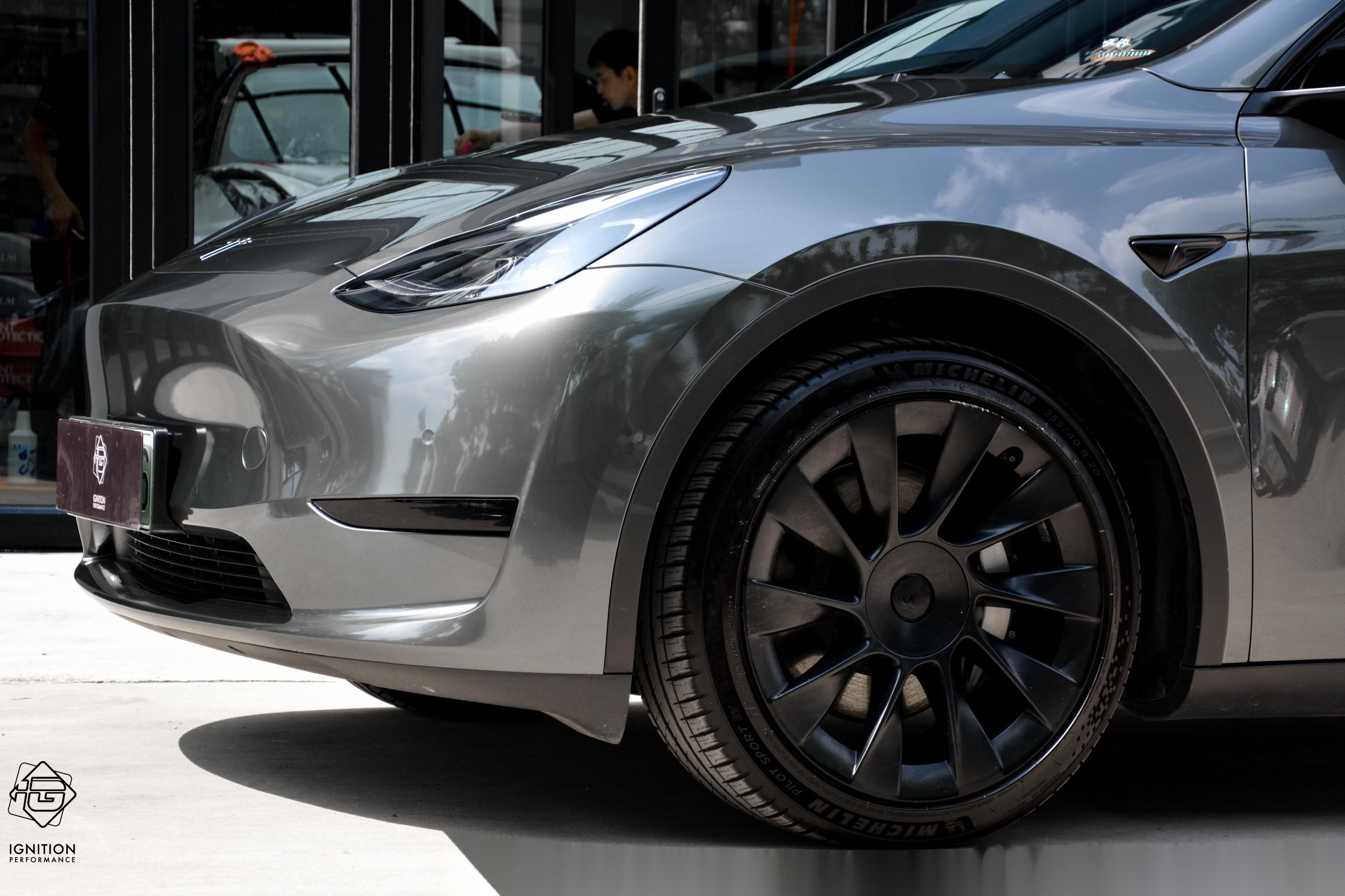 特斯拉 model y 液态金属枪灰 改色 液态金属枪灰和液态金属银都是