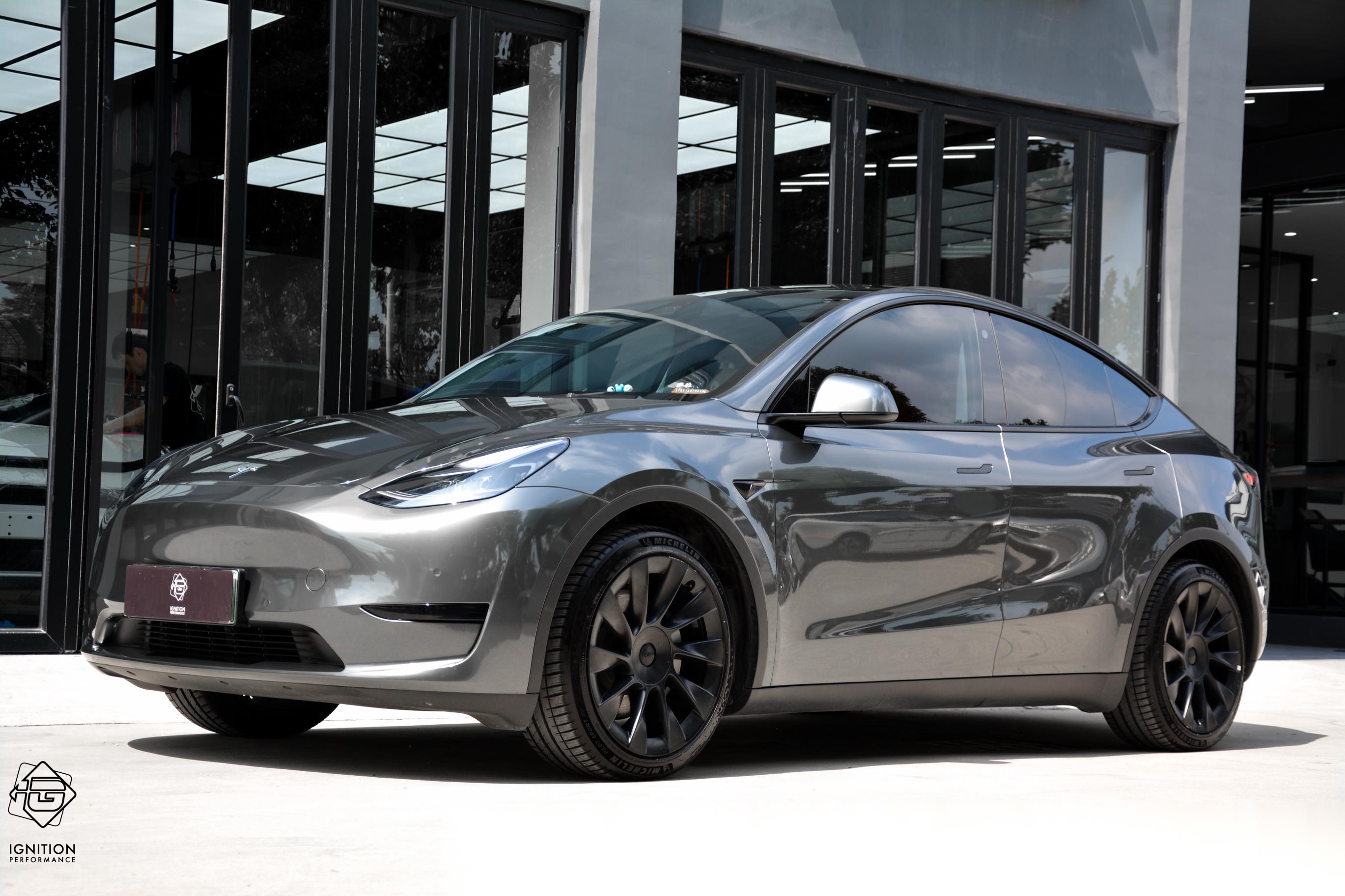 特斯拉 model y 液态金属枪灰 改色 液态金属枪灰和液态金属银都是