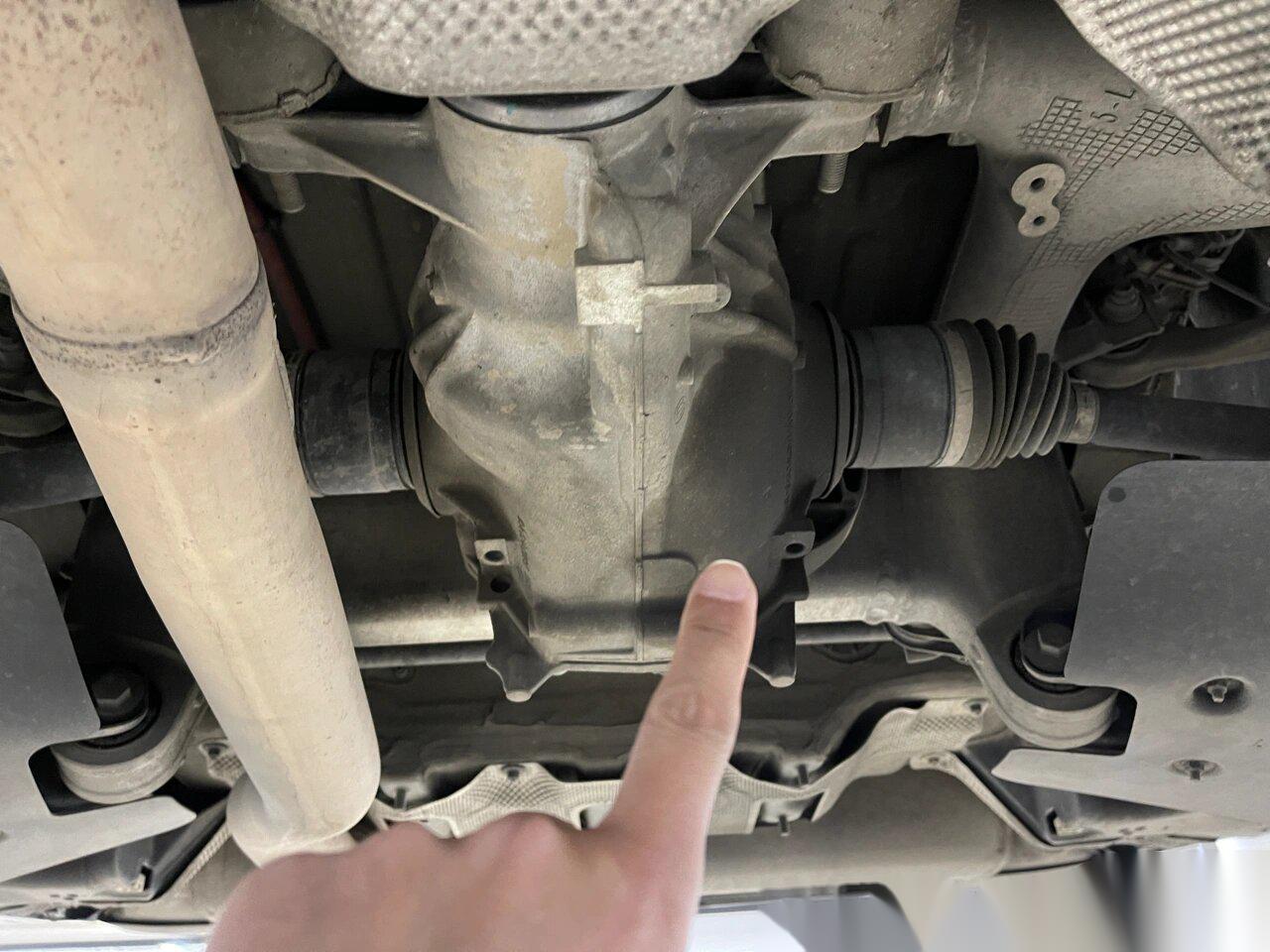 宝马5系保养小知识—后桥差速器油