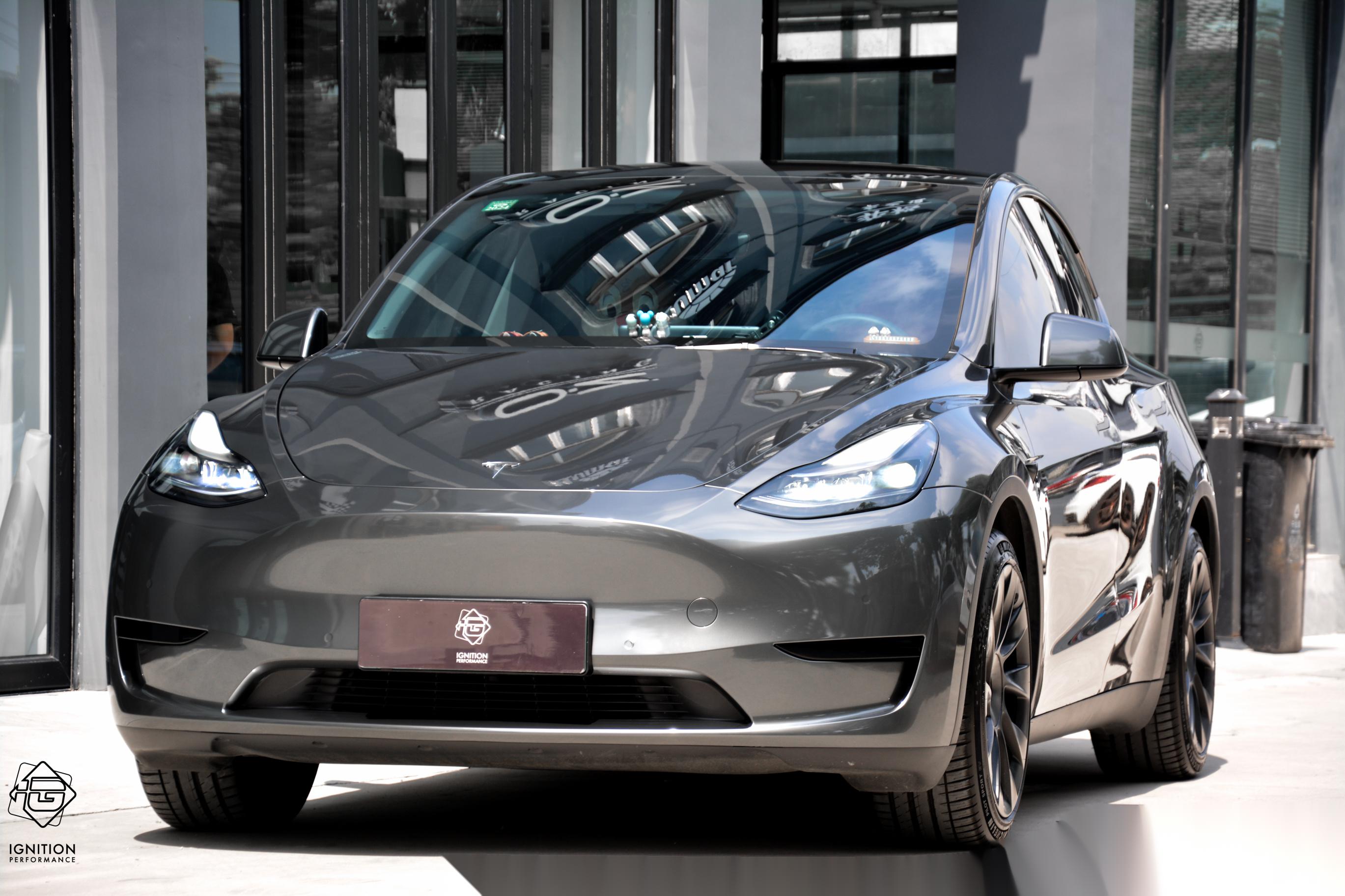 特斯拉 model y 液态金属枪灰 改色 液态金属枪灰和液态金属银都是