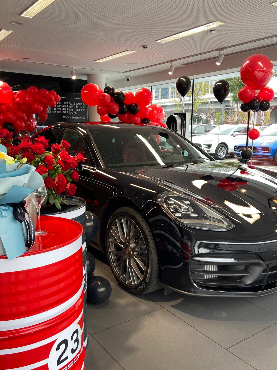 金牛保时捷中心|95超浪漫交车仪式