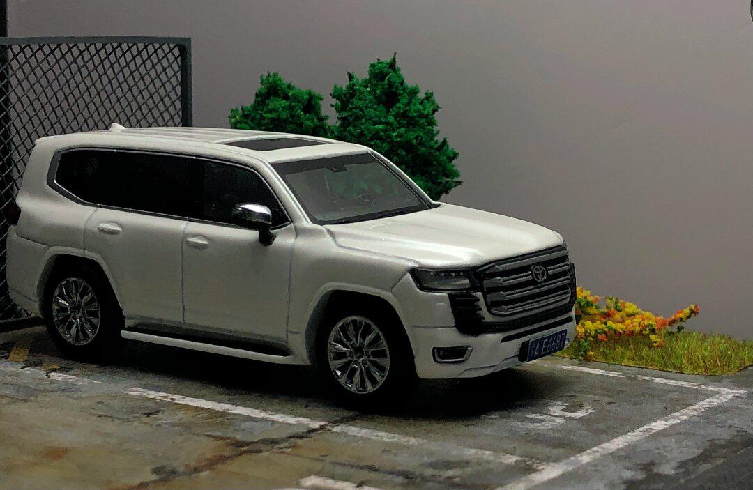 lcd 丰田陆巡lc300 zx | 白色