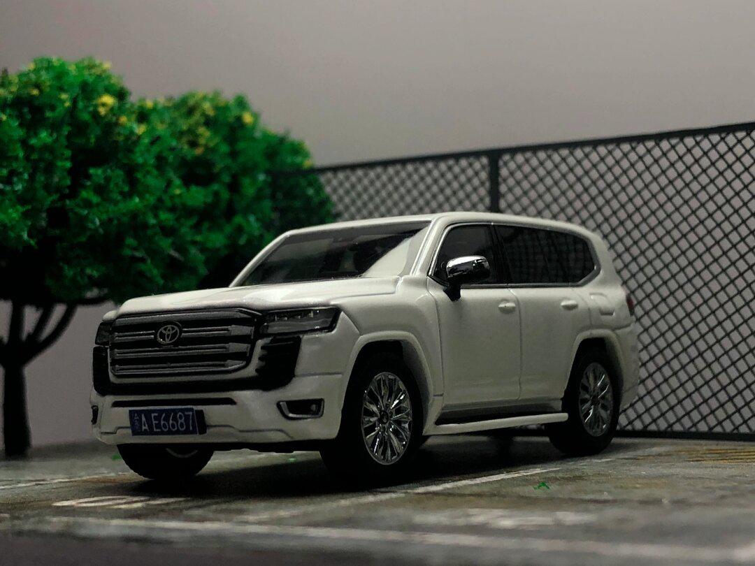 lcd 丰田陆巡lc300 zx | 白色