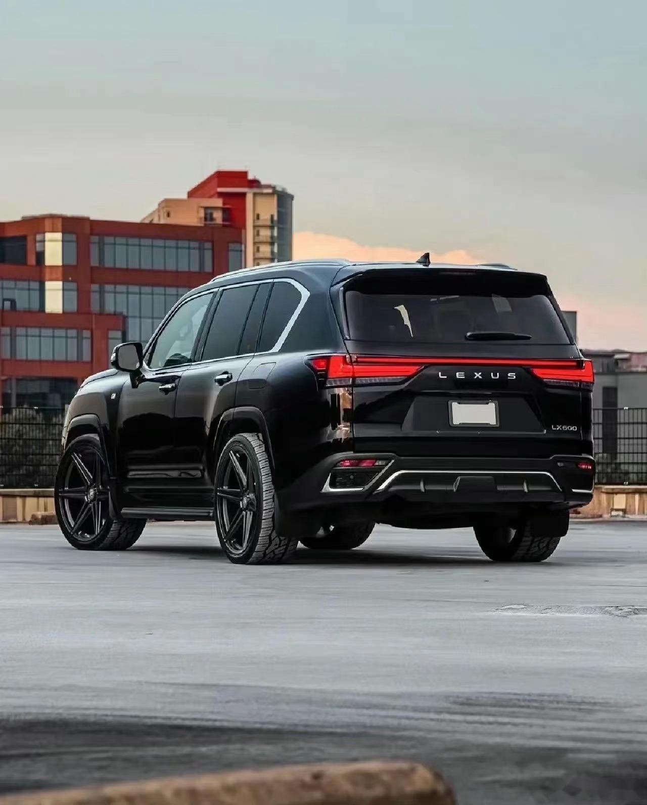 雷克萨斯lx600是一款豪华suv,拥有高端的配置和出众的性能,是一辆既