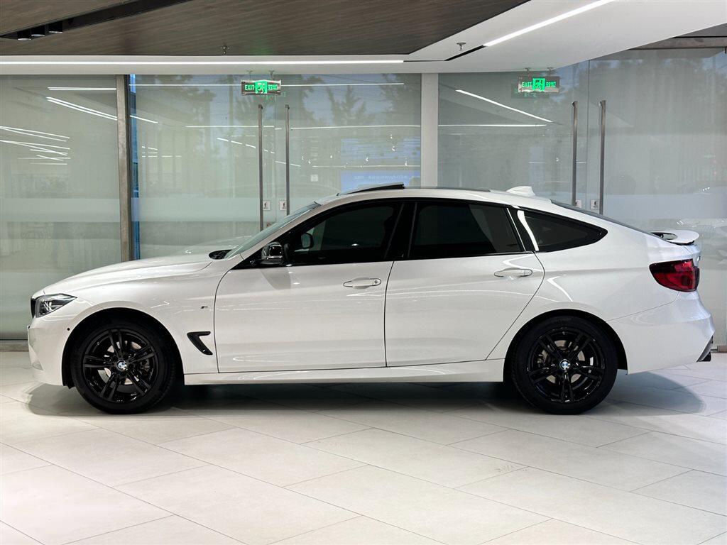 当前位置:>易车>社区>宝马3系gt社区>无框式车门,掀背式车身,并配备