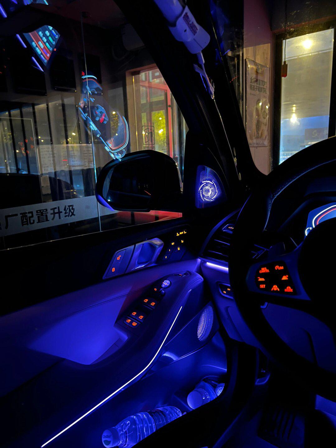 当前位置:>易车>社区>宝马x7社区>宝马x7氛围灯发光盖板>