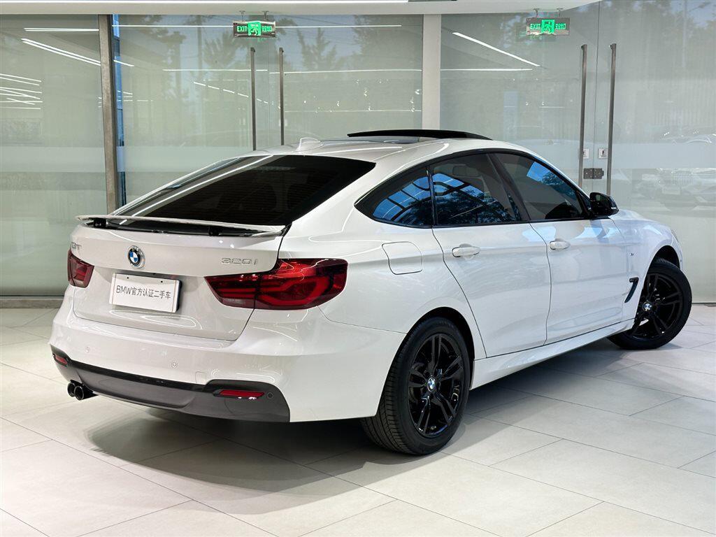 当前位置:>易车>社区>宝马3系gt社区>无框式车门,掀背式车身,并配备