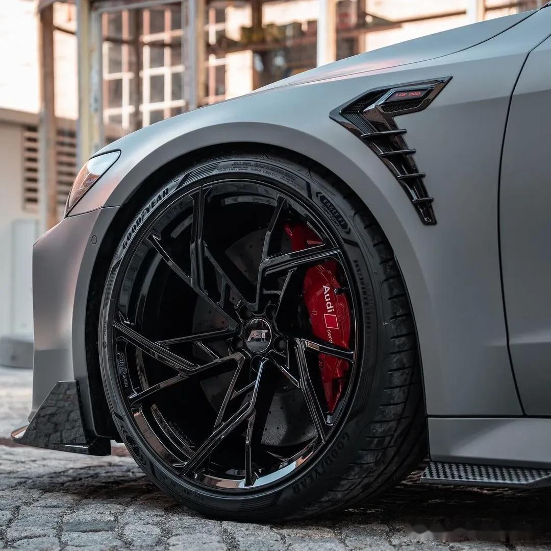 你猜第一是? 奥迪 rs7