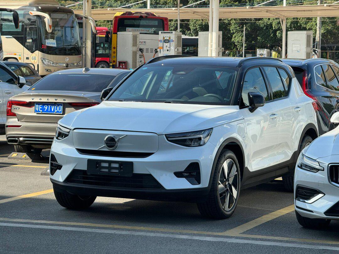 沃尔沃xc40/c40纯电12.17号签下定 送价值6000元品牌充电桩或300