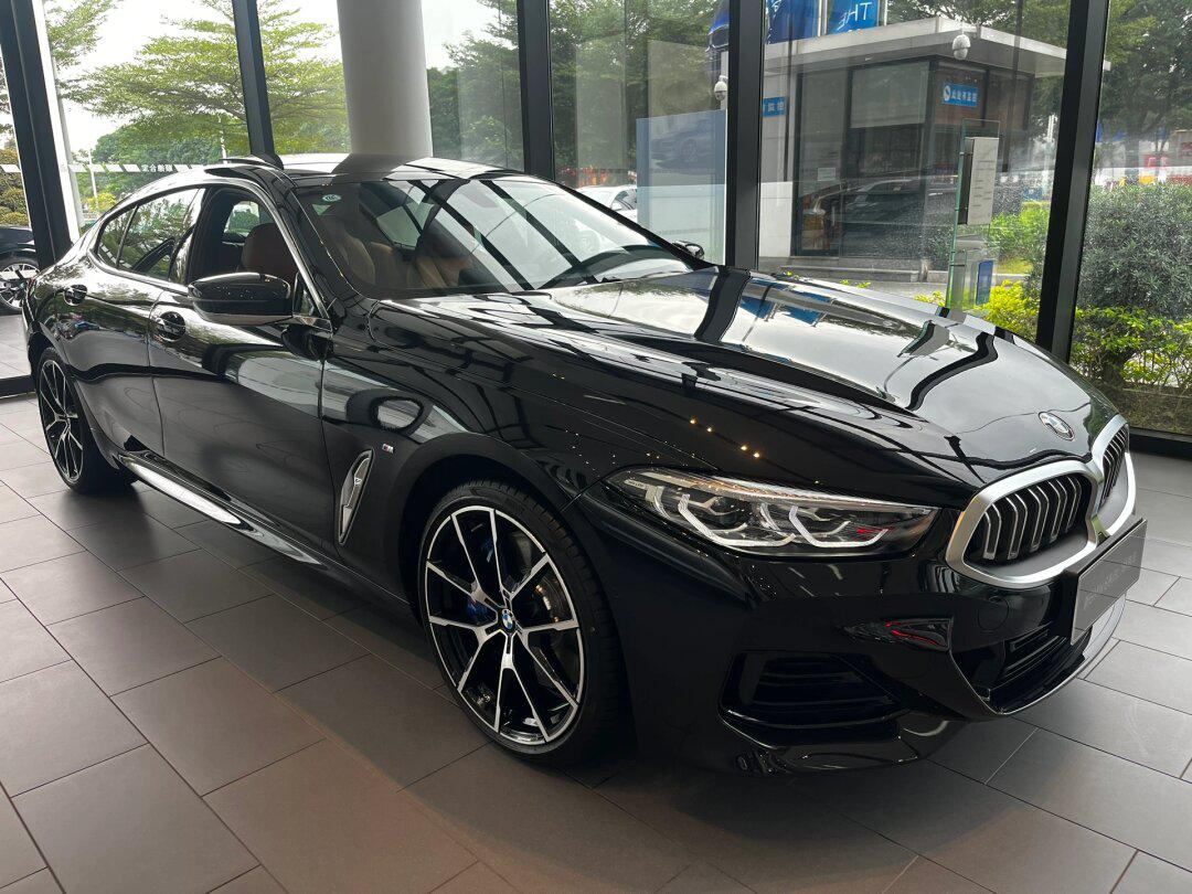 840i四门m运动套装 宝石青 宝马8系是宝马旗下超豪华的运动轿跑整体