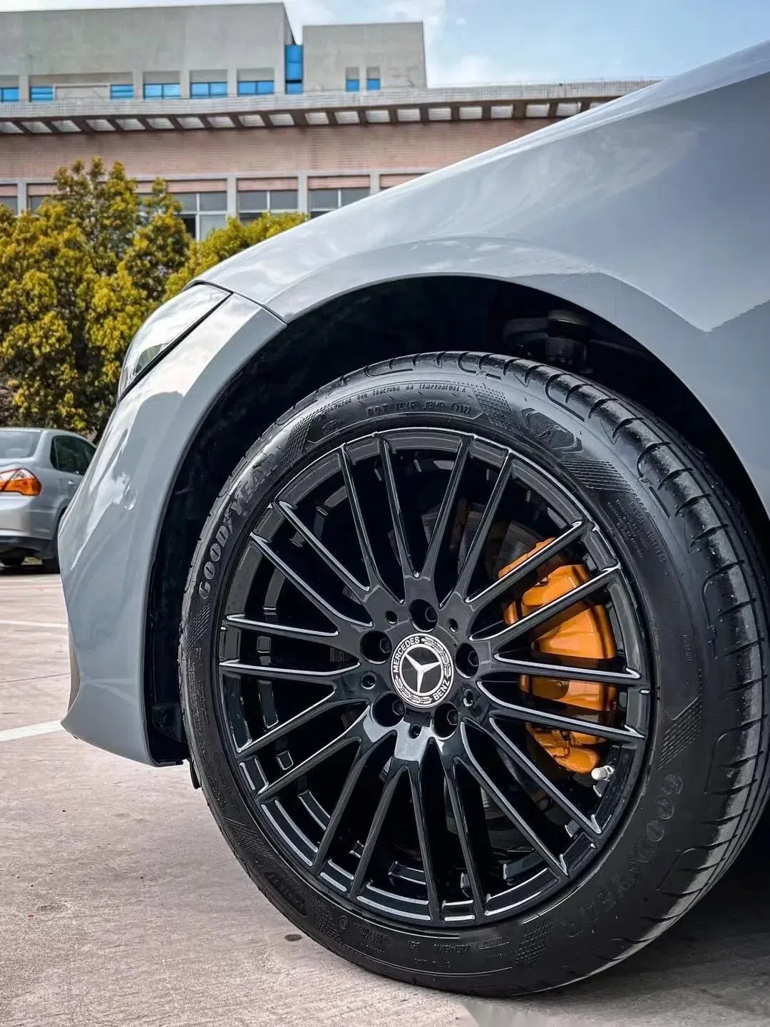 c63前杠中网 尾唇尾喉 2.轮毂钢琴烤漆卡钳