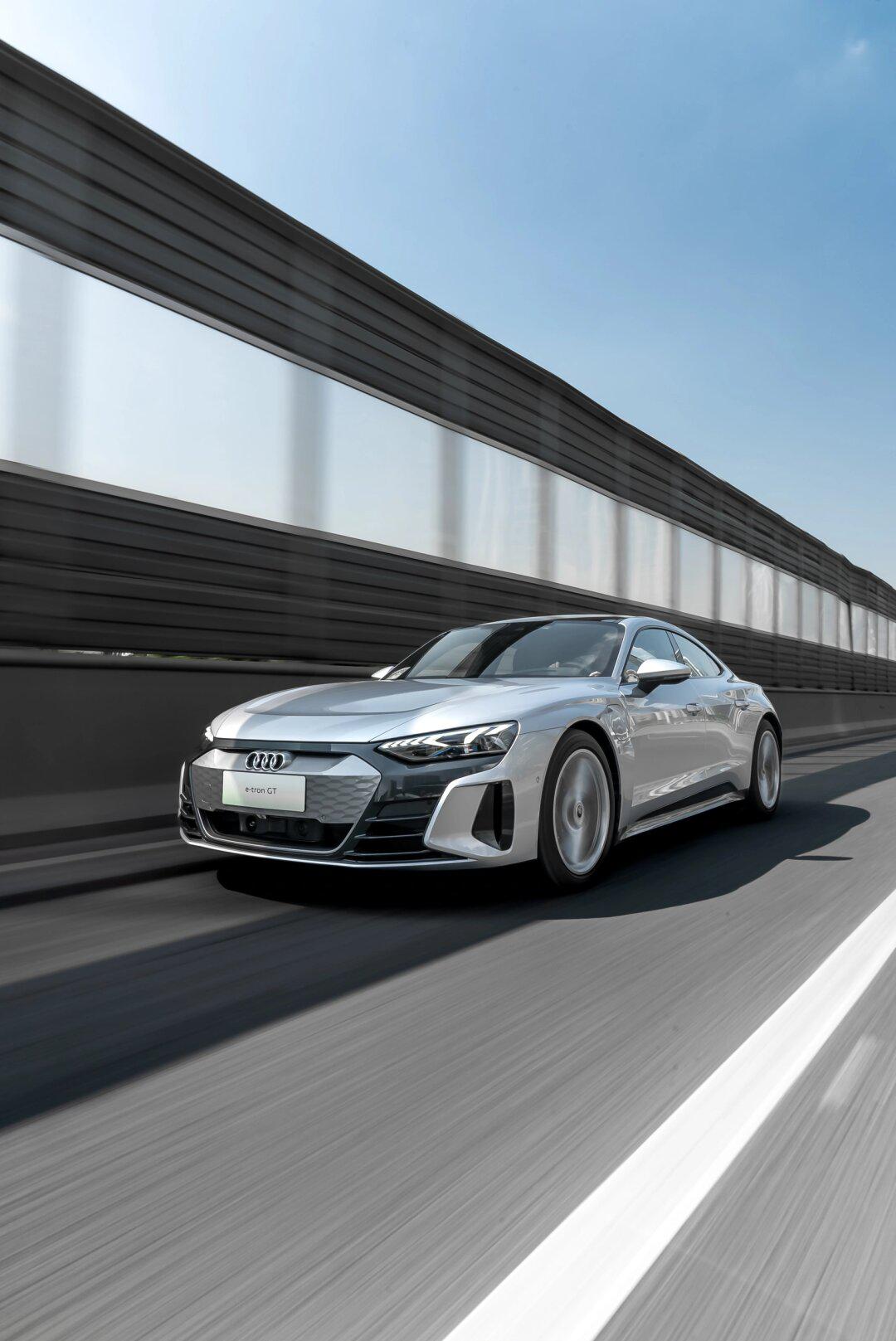 当前位置:>易车>社区>奥迪rse-trongt社区>深圳拍车·如果你有100个w