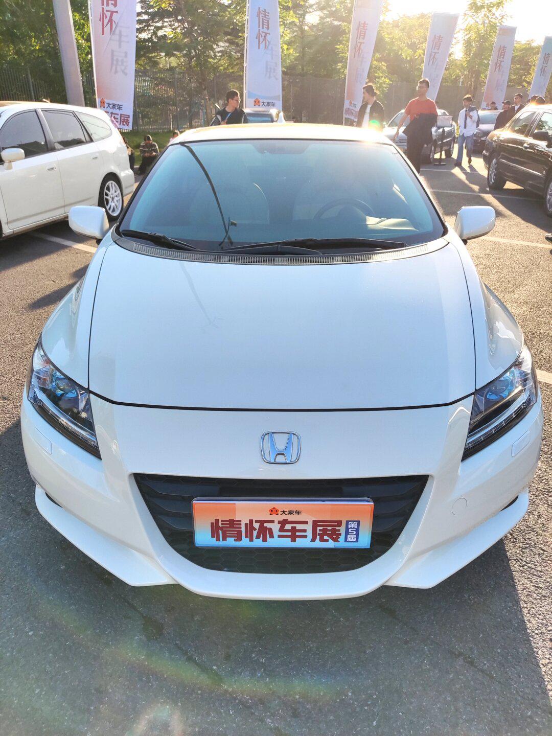 看到一台cr-z,才确认我也是个"本田粉"