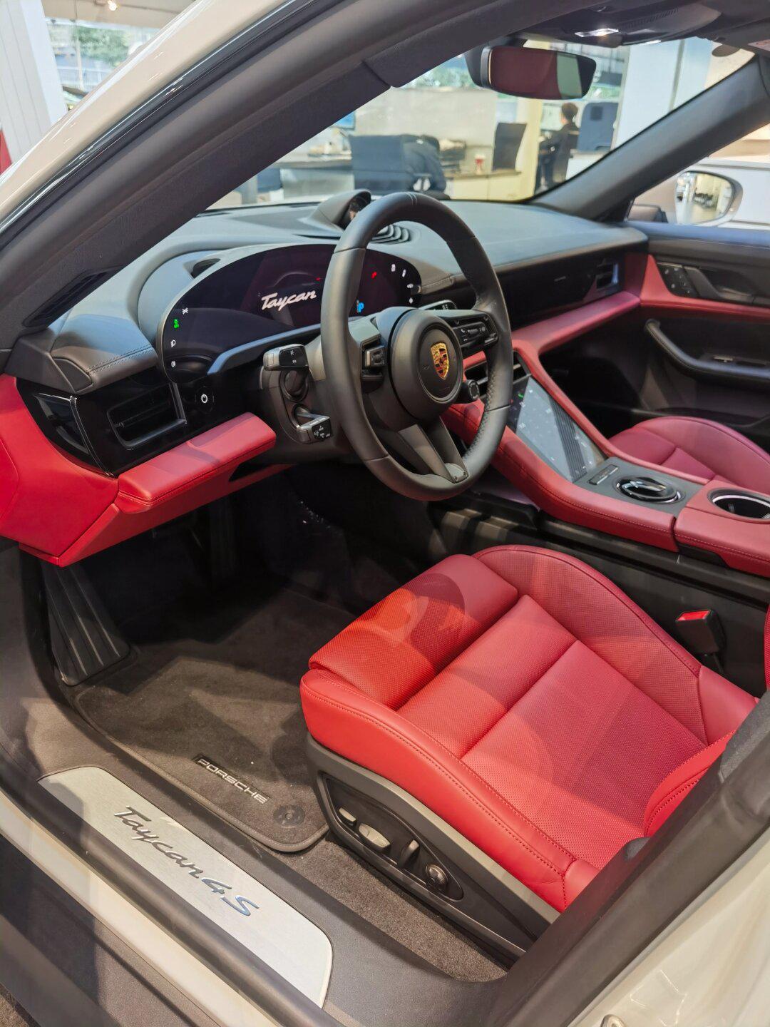 taycan 4s 哑灰/波尔多红内饰 现货 距离免税倒计时25天77_保时捷