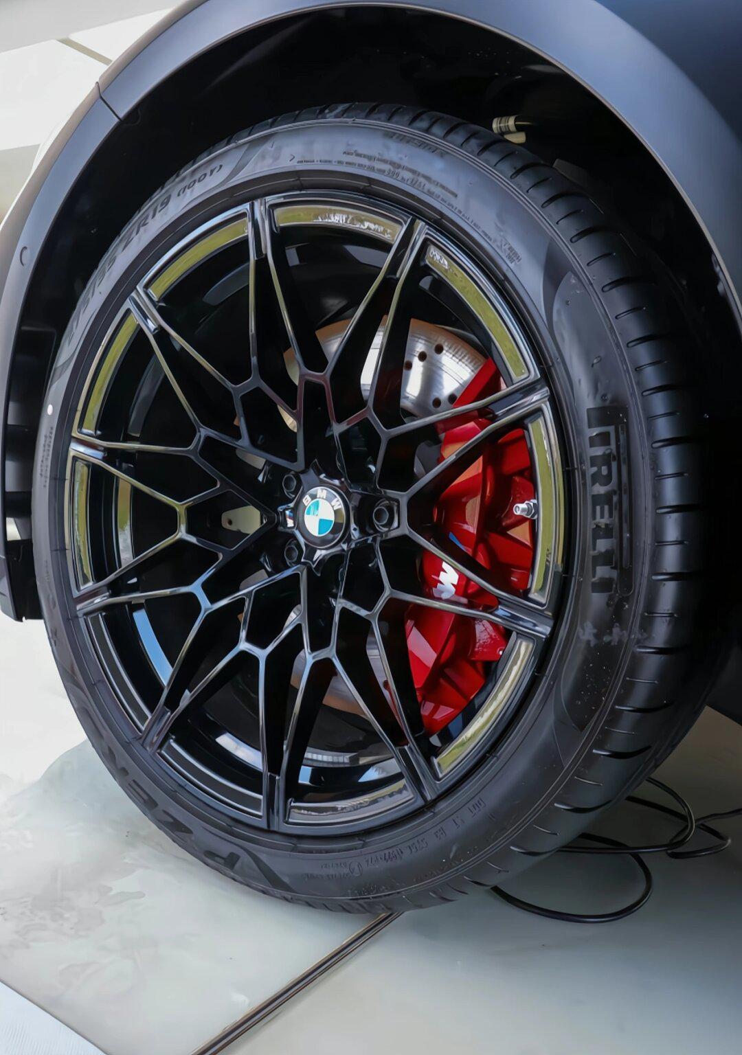 宝马m4第一眼就让人爱上的磨砂黑