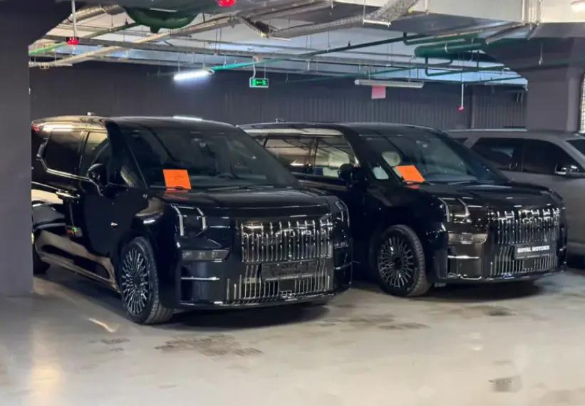 俄罗斯的一家高端车行 理想l9卖 84