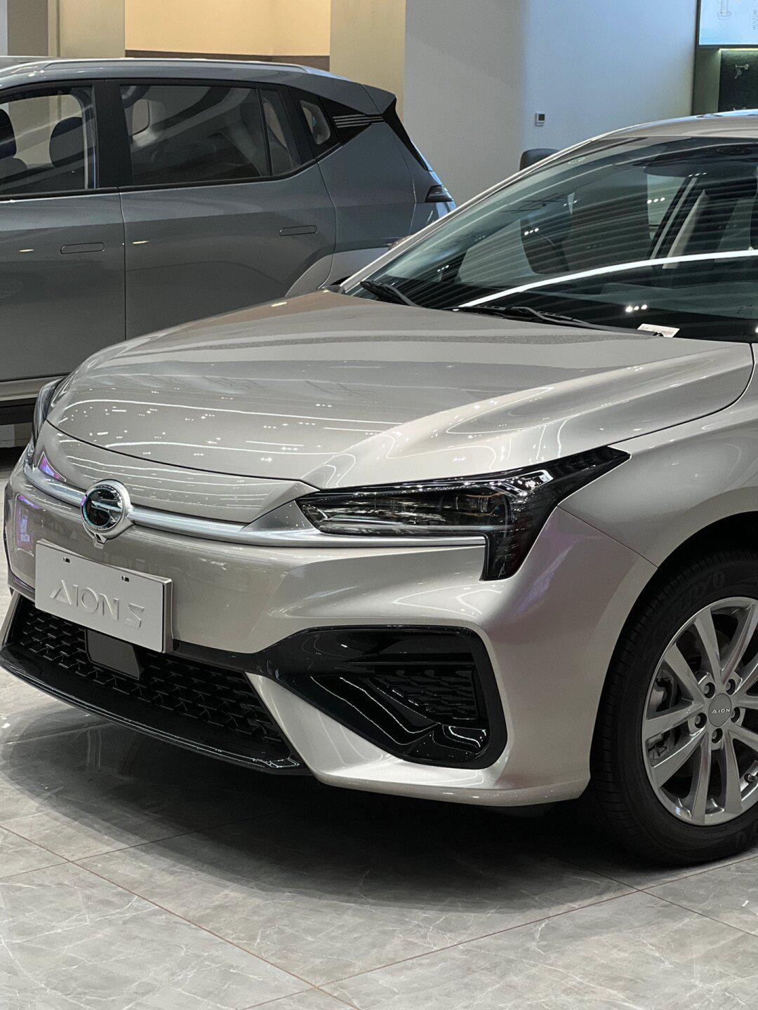 高端大气网约神车广汽埃安s魅580