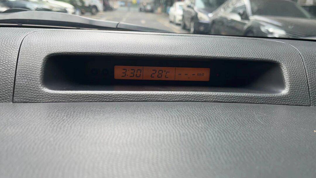 我叫她雨燕王,最顶配的铃木雨燕