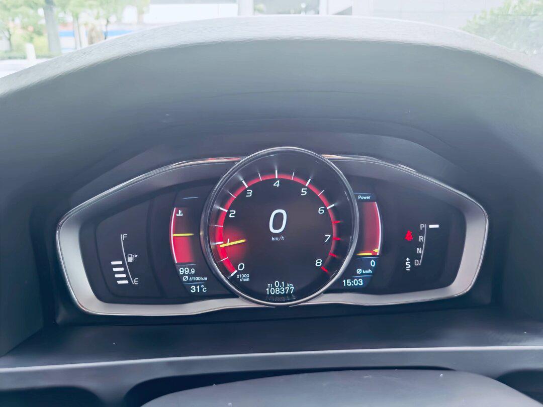 沃尔沃xc60→9490原厂新款液晶仪表