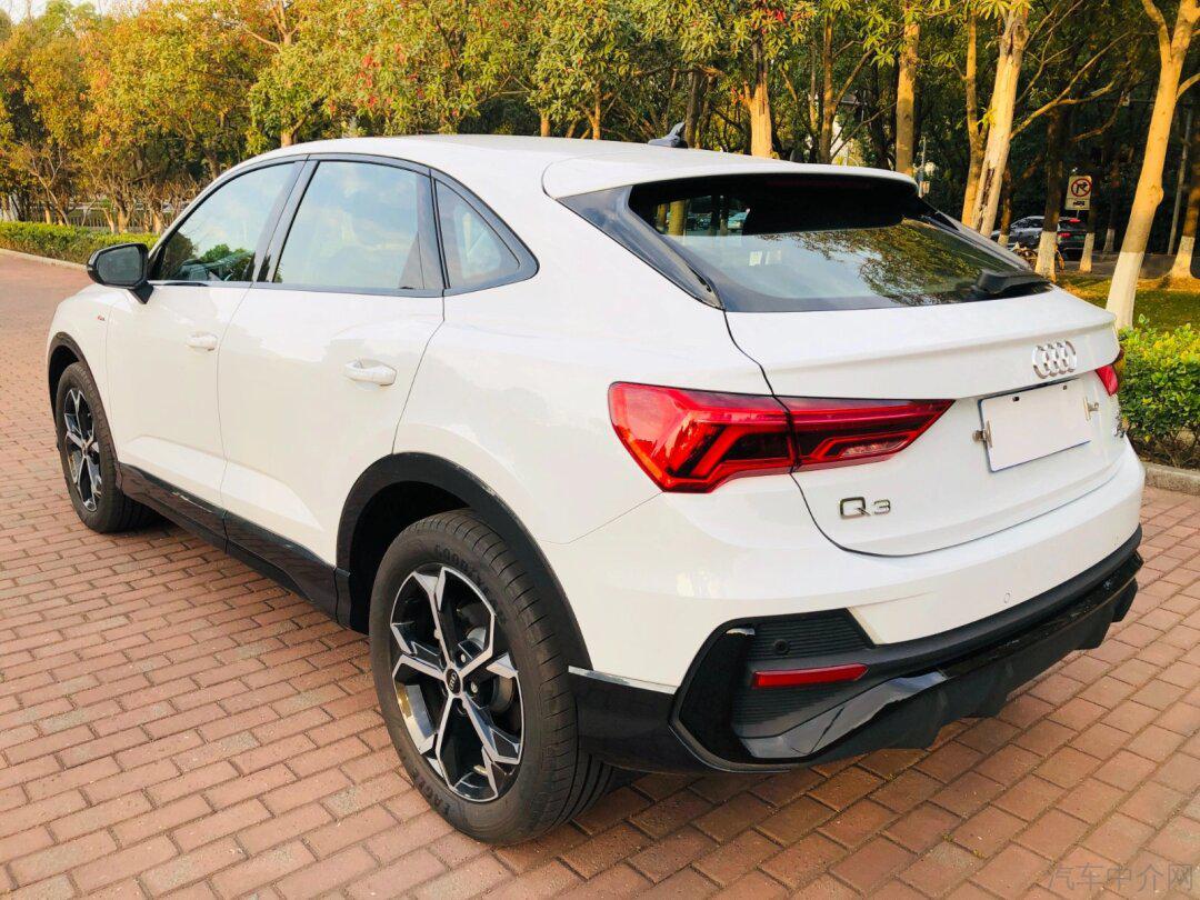奥迪q3sportback四驱45tfsi准新车 新车指导价33.43万元,才3