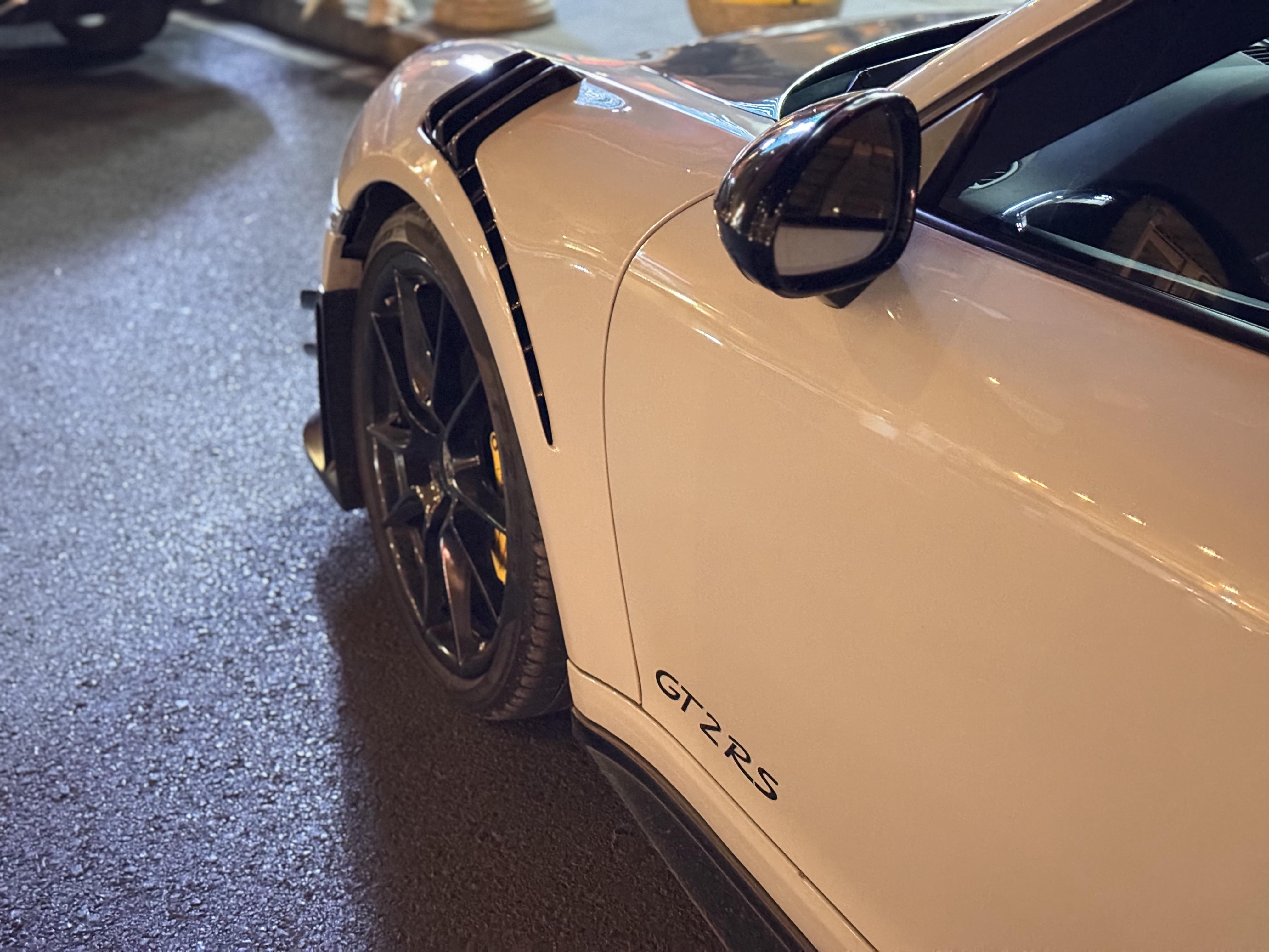 当前位置:>易车>社区>保时捷911社区>第一次见到真的gt2rs,600w 的