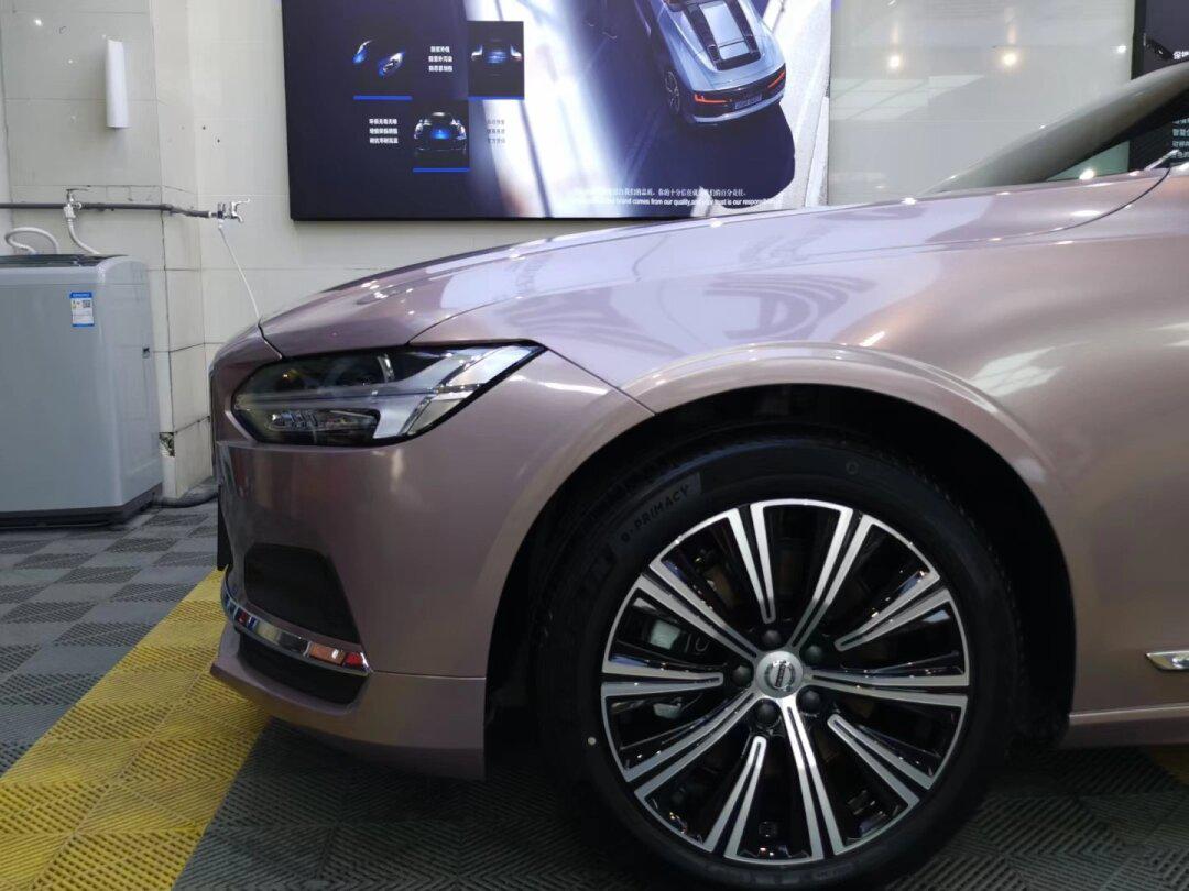 沃尔沃s90改色冰梅粉