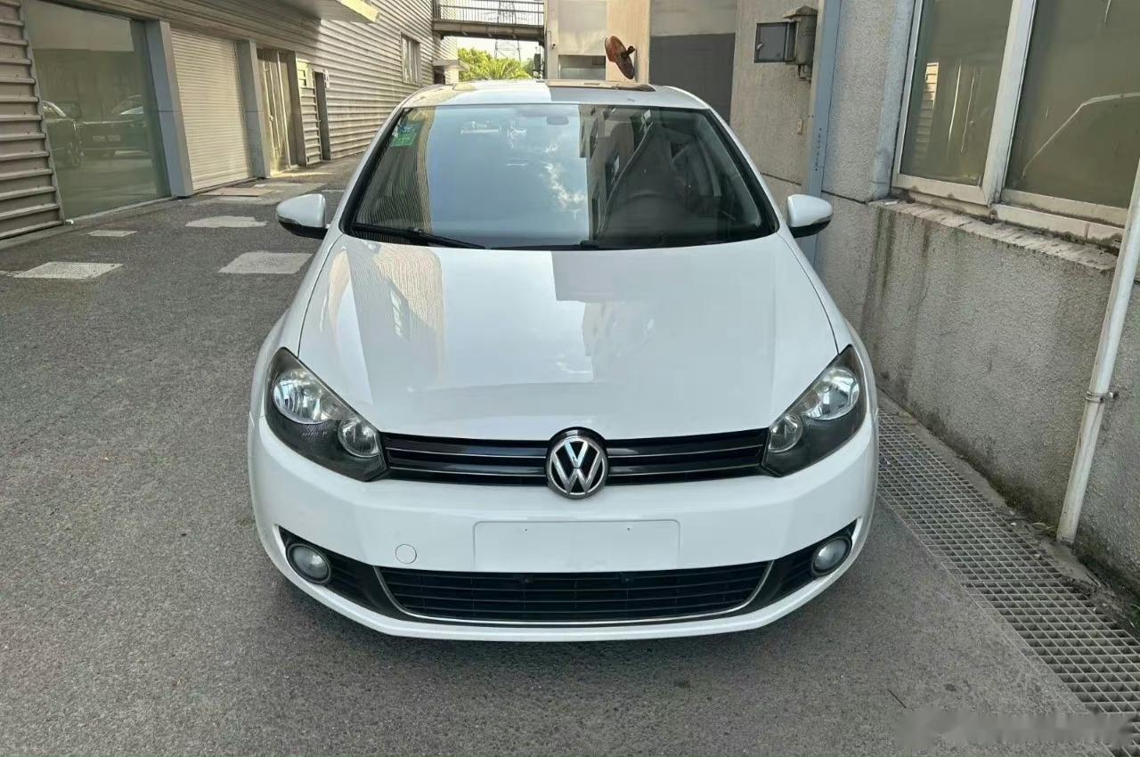 我第一辆车是17年买的大众高尔夫1.