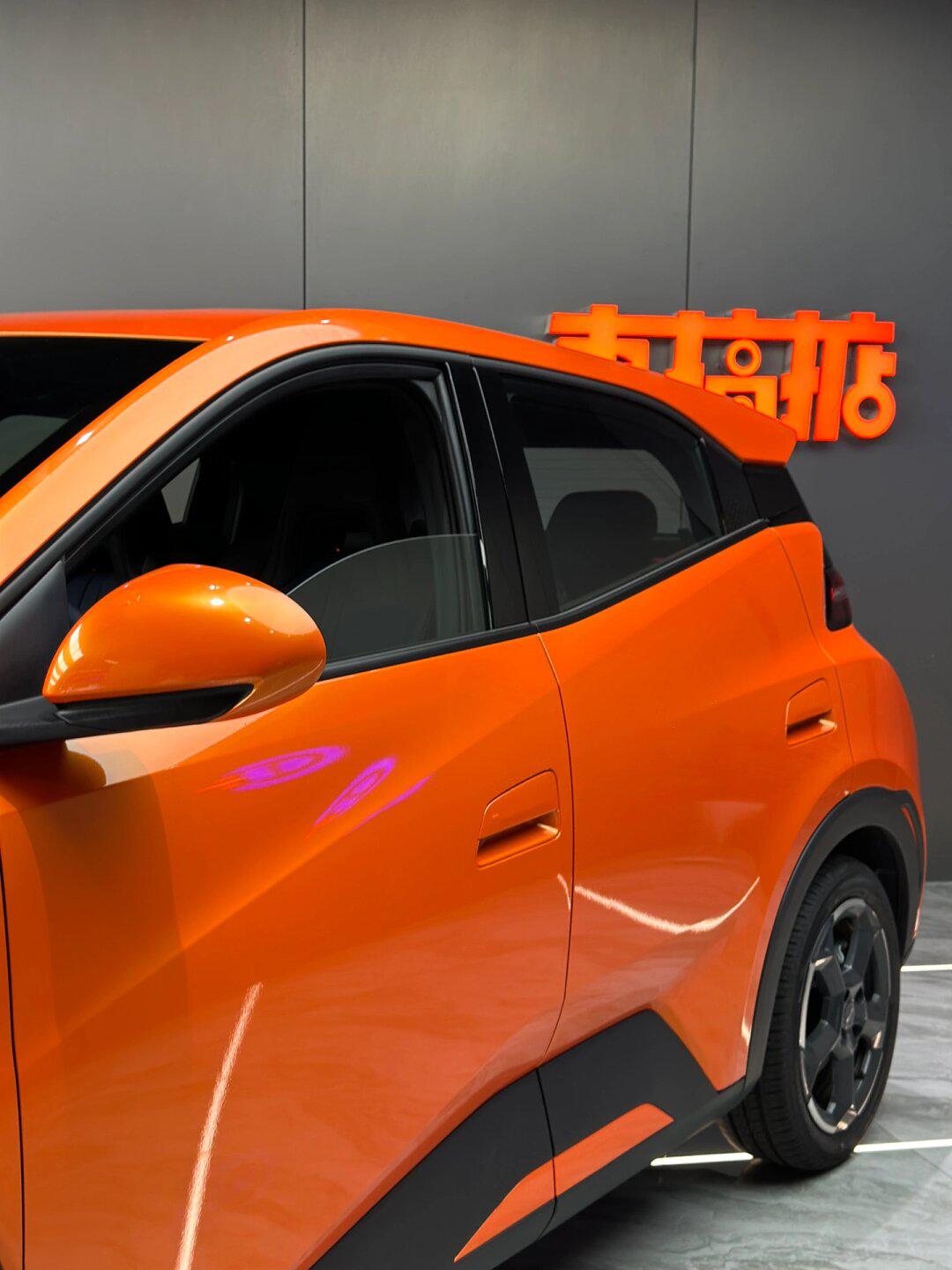 汽车改色贴膜比亚迪海鸥改色竞速橙