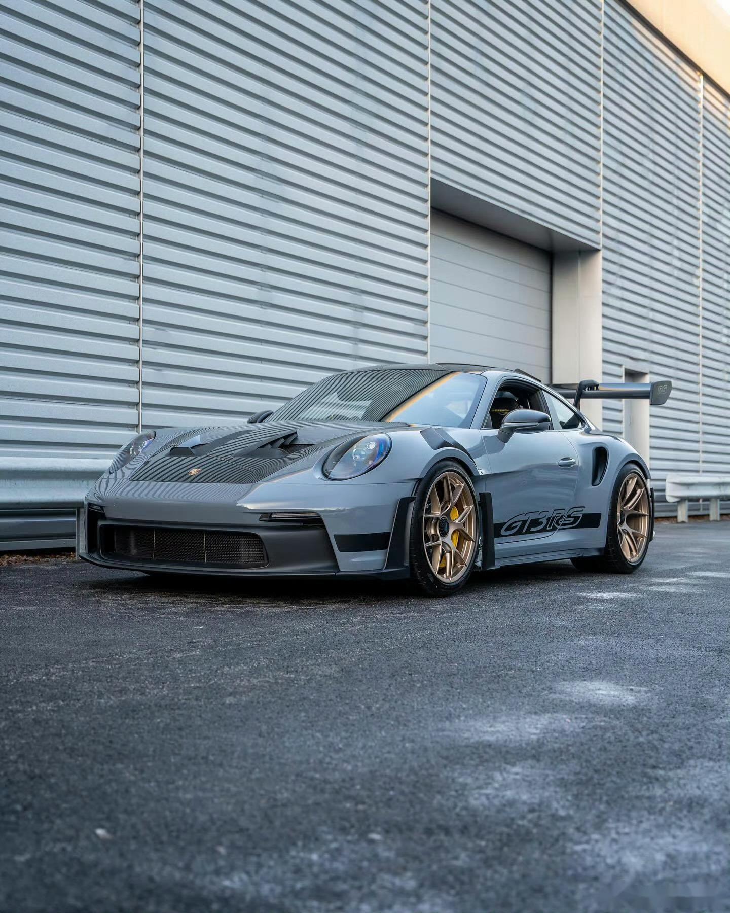 6015想看看大家心目中的zui美轿跑 07保时捷911 gt3 rs是一款高