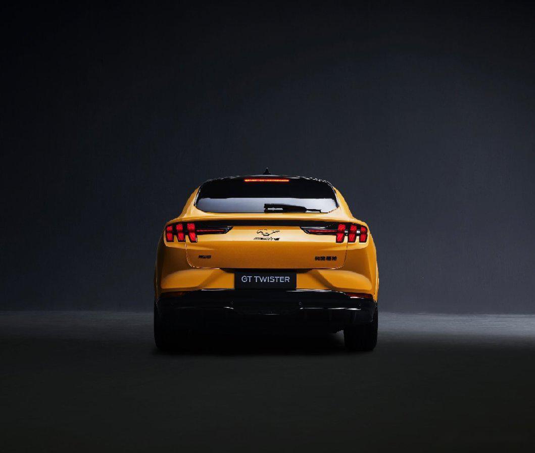 以性能带你放肆"野" 野马电动版车型,一款纯电驱动的双门跑车