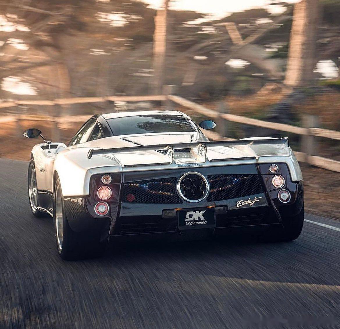 帕加尼zondaf首款被定义为hypercar级别的跑车