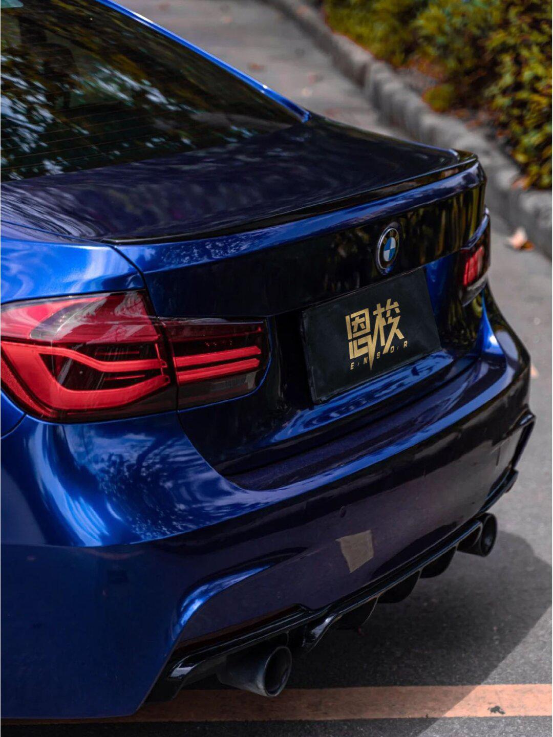 电光深海蓝改色膜,让你的车辆成为潮流先锋