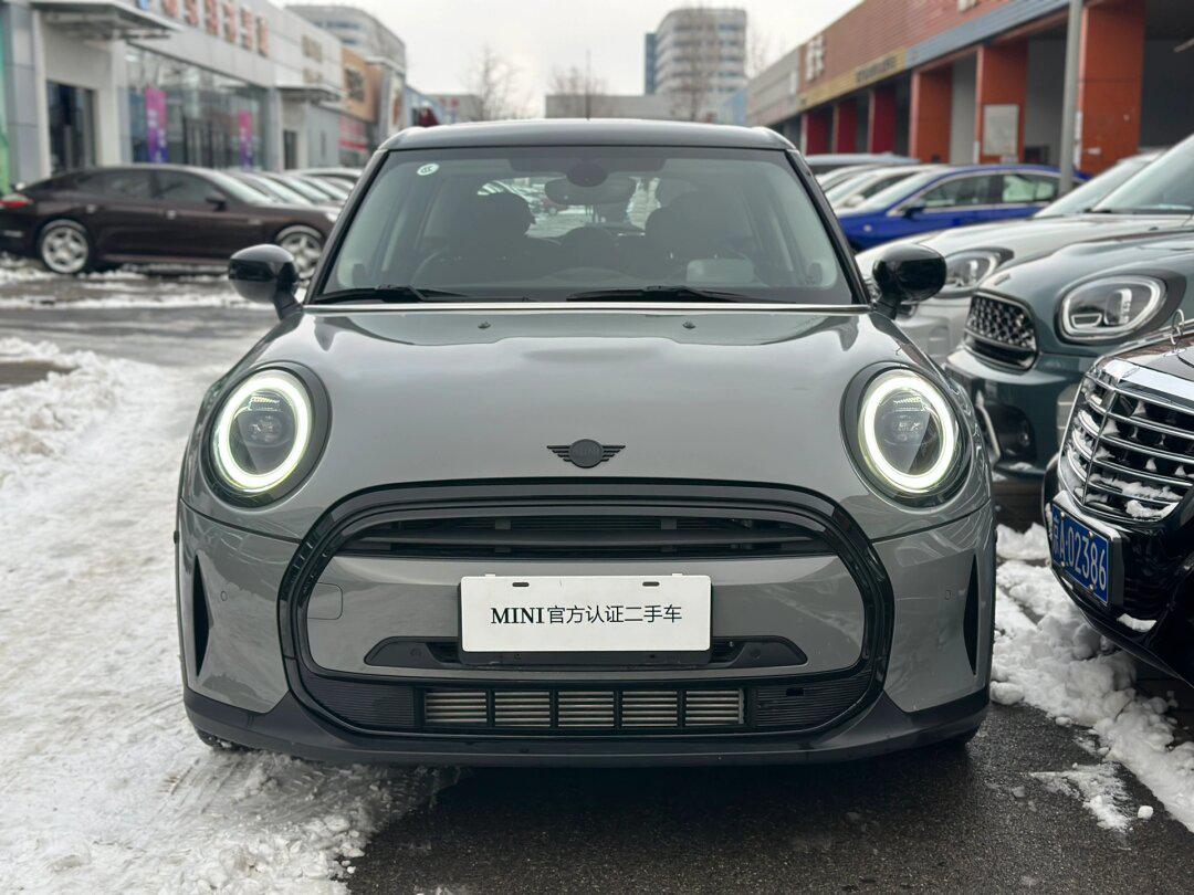 2023款 2022年11月上牌 mini cooper 1.5t五门版艺术家