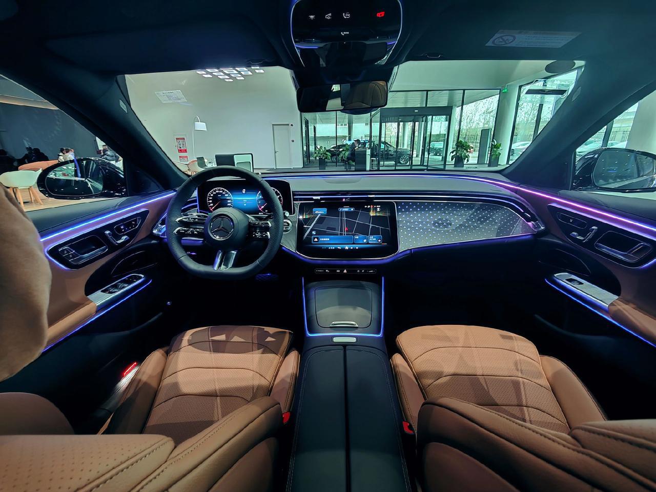 2024全新奔驰e级已到店想成为首批车主吗欢迎到店品鉴