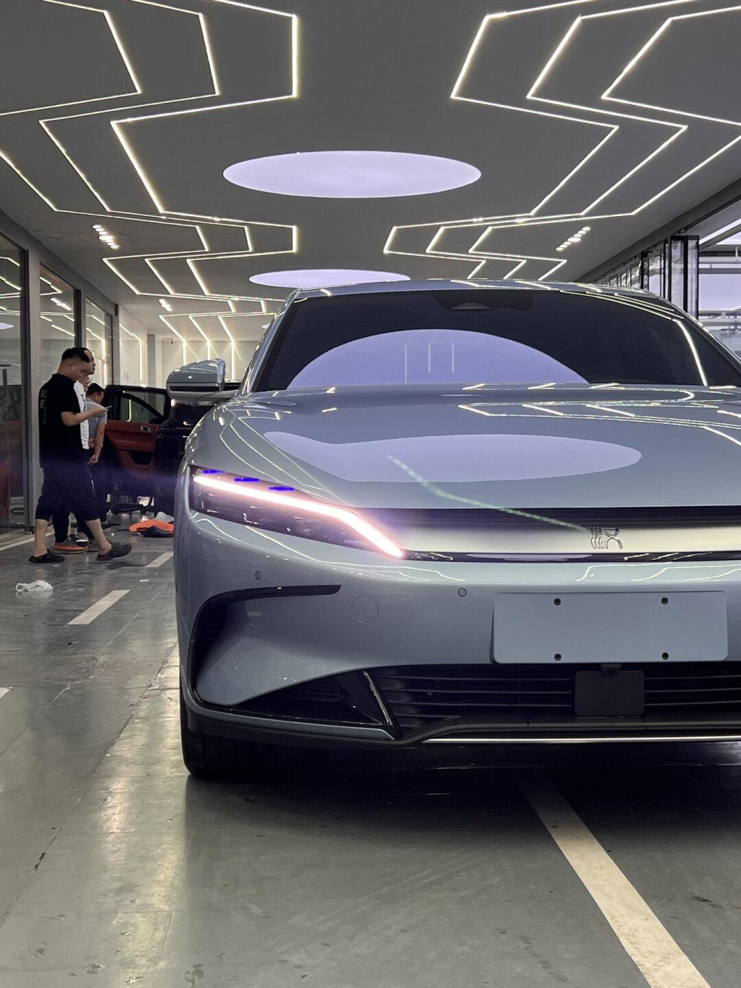 路上很少见的比亚迪汉颜色