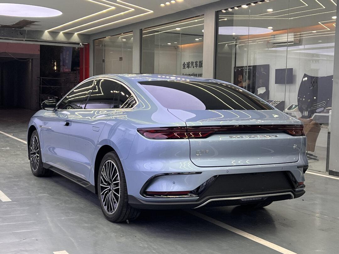 路上很少见的比亚迪汉颜色