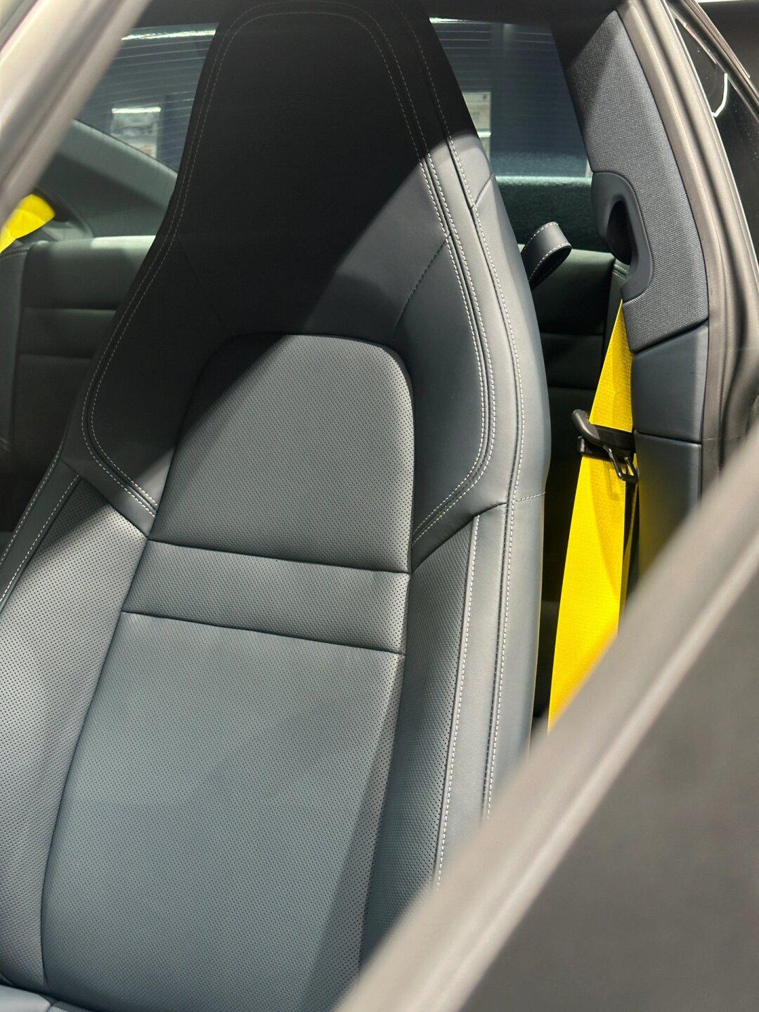 品味拉满!911 carrera 石墨蓝内饰原相机!