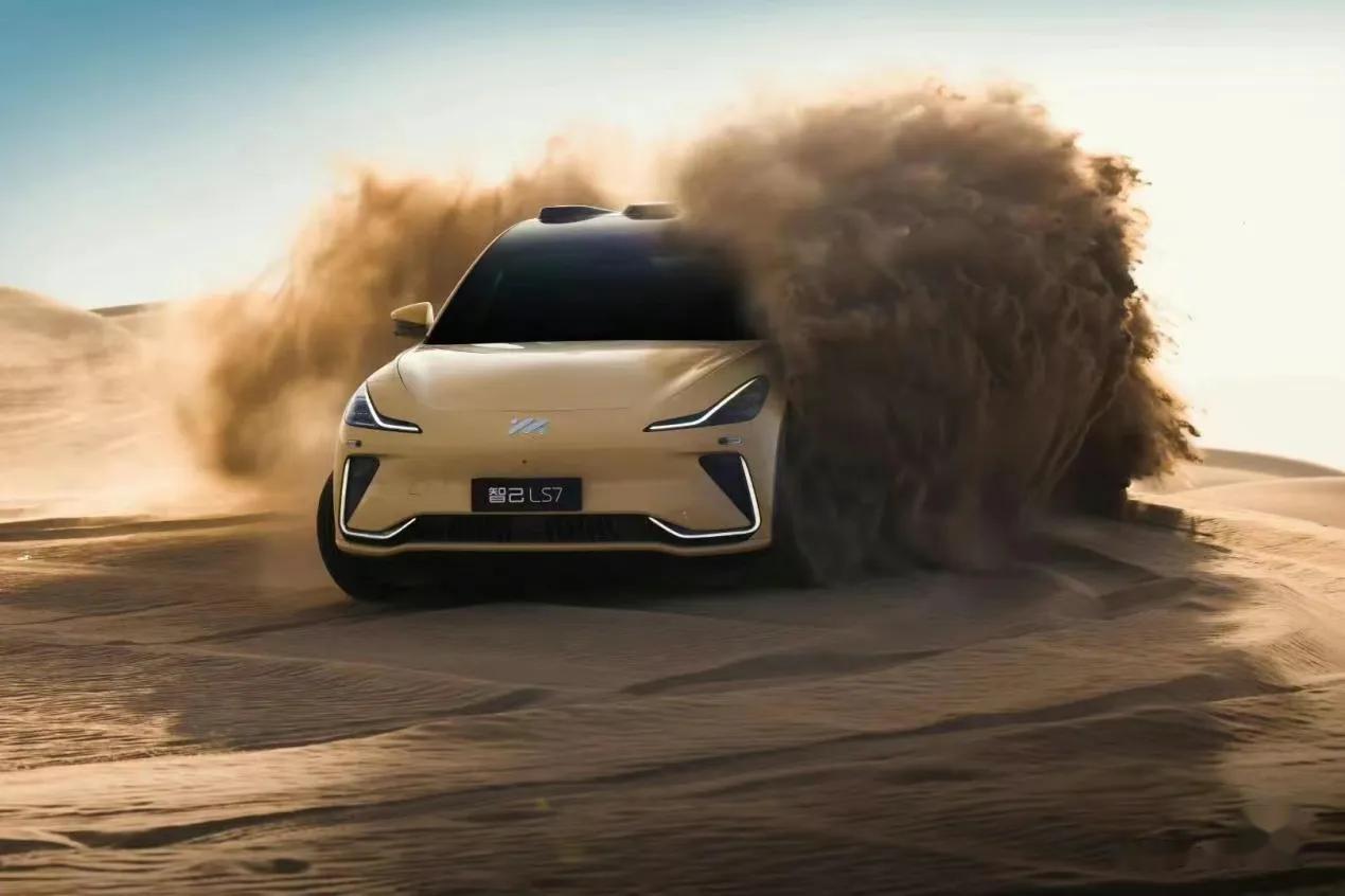 智己ls6 11月大麦 刚刚过去的十一月,各大汽车厂商纷纷公布上月销量.