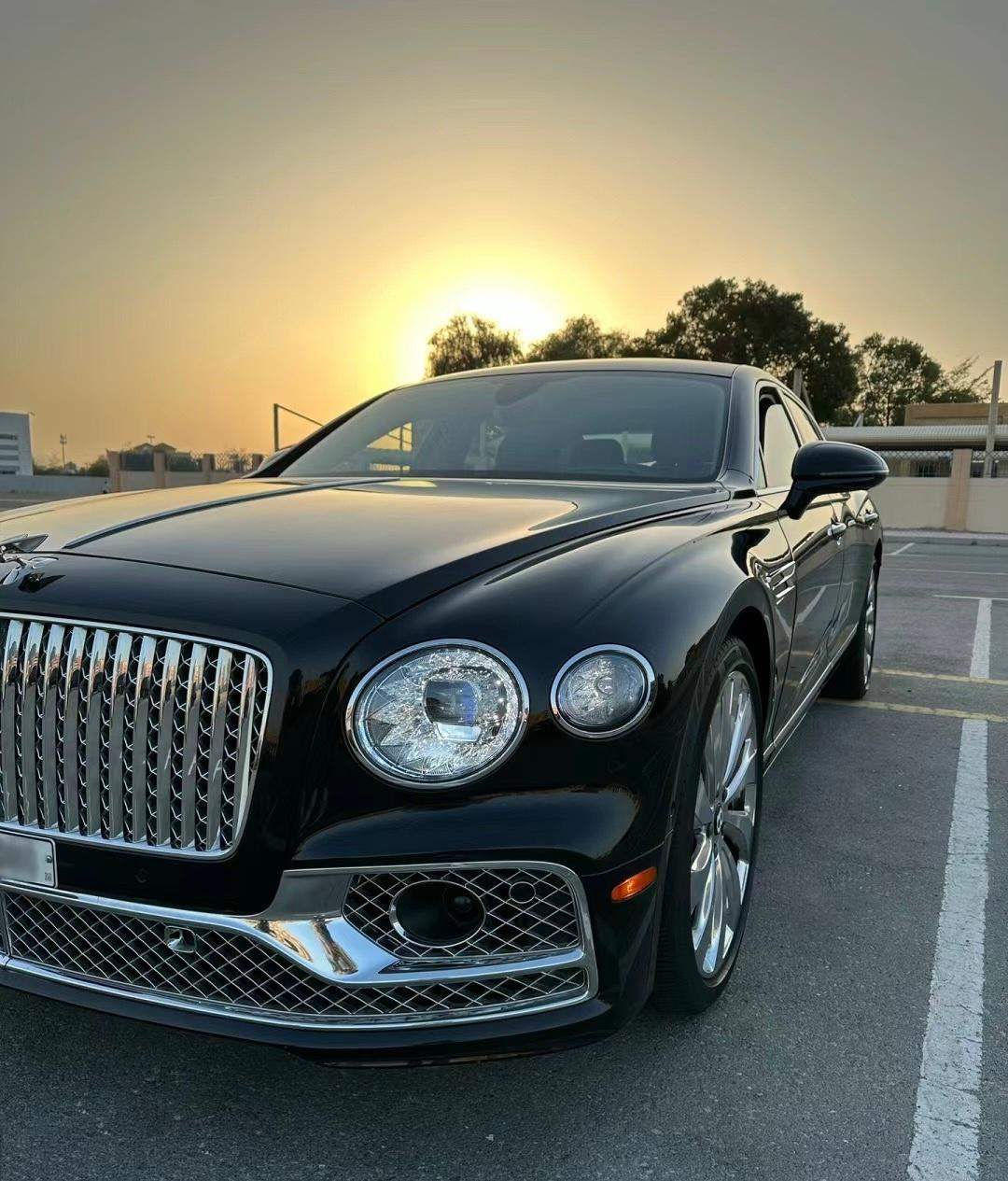 集优雅高贵气质于一身的宾利飞驰,您的非凡座驾已准备就绪!