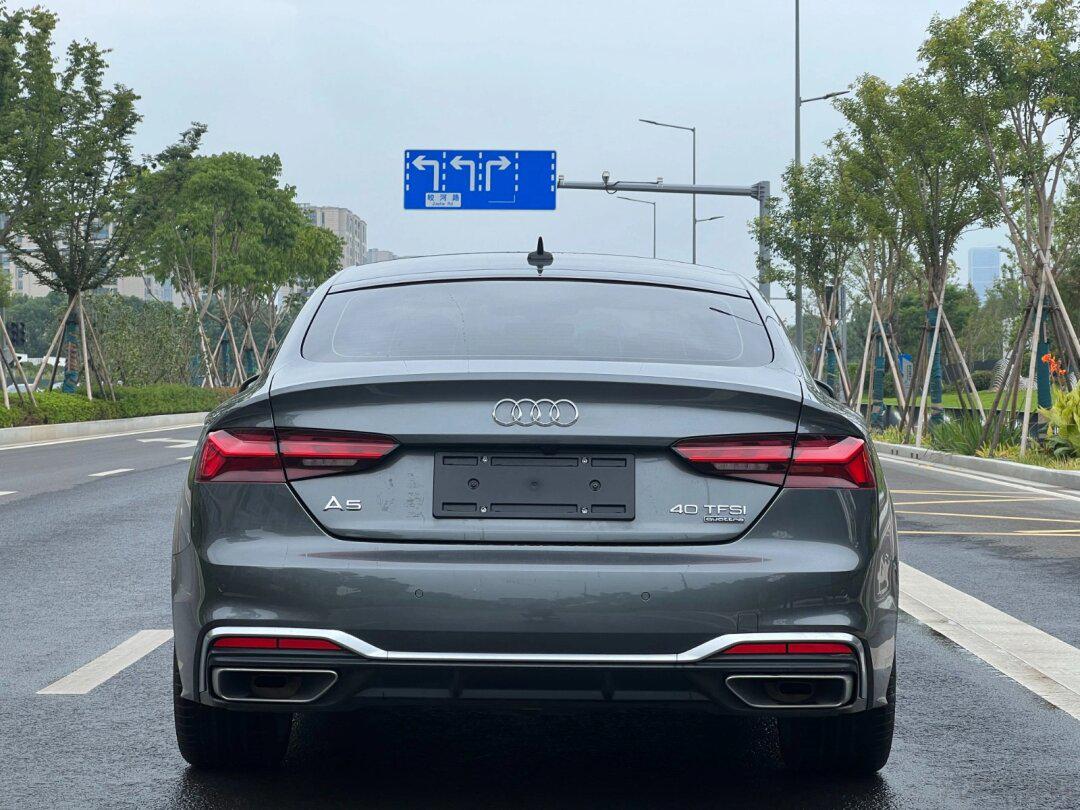奥迪a5sportback 40tfsi quattro 豪华动感型 2.0t