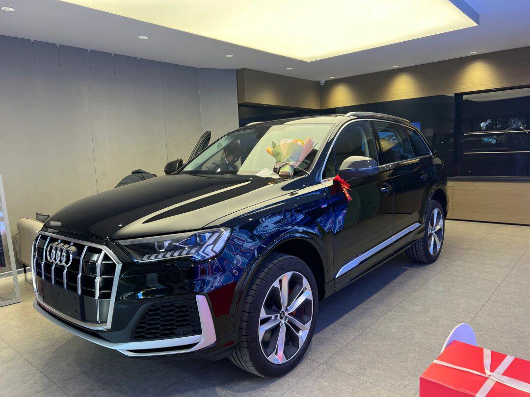 值得入手的车 奥迪 奥迪q7 提车 恭喜胡先生喜提奥迪q7 55 尊贵版