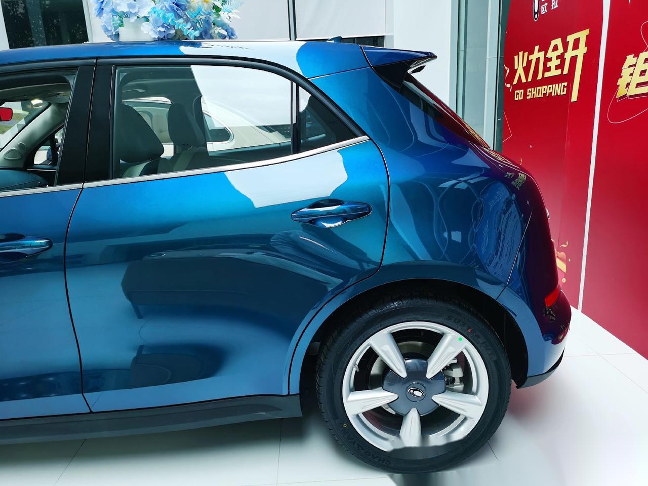 来自长城欧拉的好猫,圆圆的大眼睛,整体很可爱,内饰也很简约大气,就是